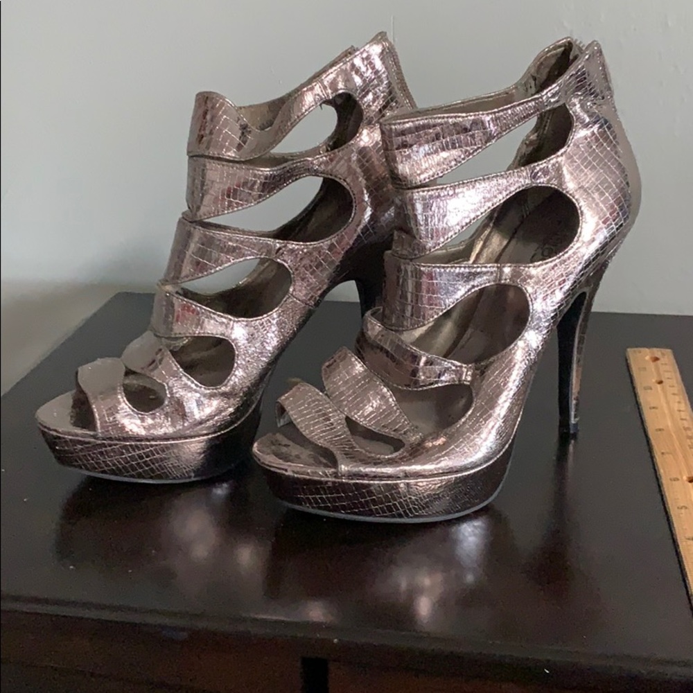Carlos Santana Peep Toe Heels
